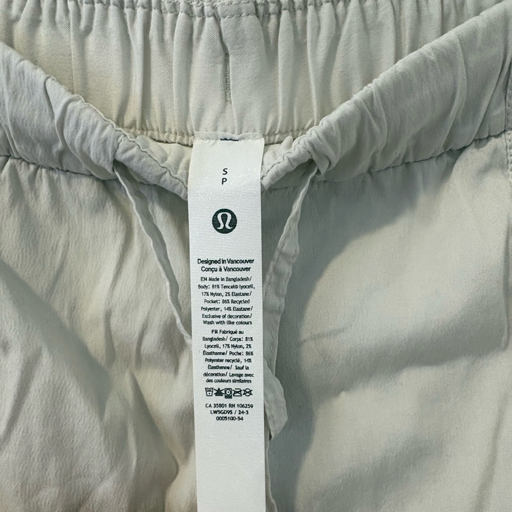 Lululemon Lightweight Adjustable Mid-Rise Cargo Pant Small Bone - Picture 4 of 5